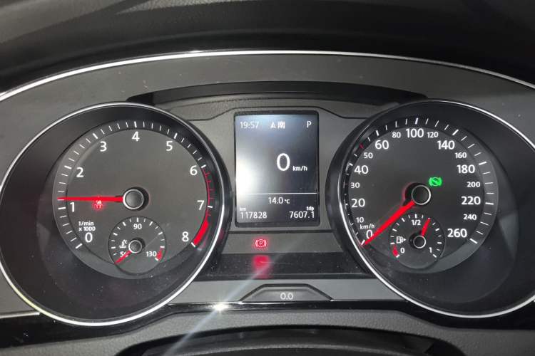 Used Volkswagen Magotan 2019 330TSI DSG Luxury Version China VI Standard Instrument Cluster