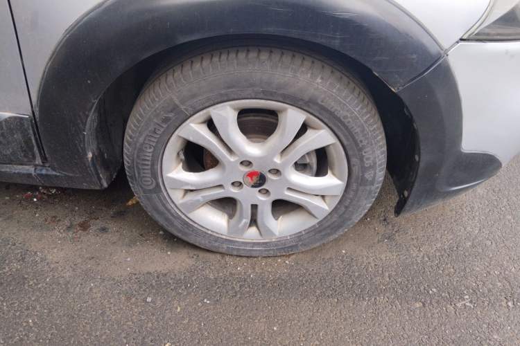 Used FORTHING Joyear 2012 LV 1.5L AMT Luxury Version Right Front Wheel Hub