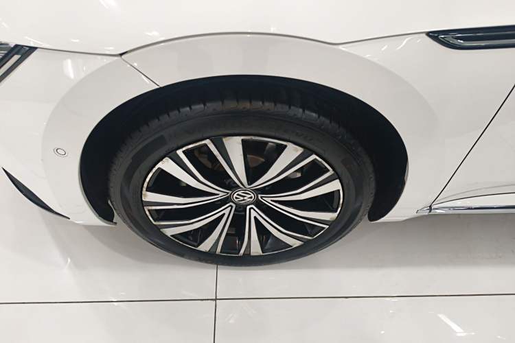 Used Volkswagen FAW-Volkswagen CC 2020 330TSI Glamour Edition China VI Standard Left Front Wheel Hub