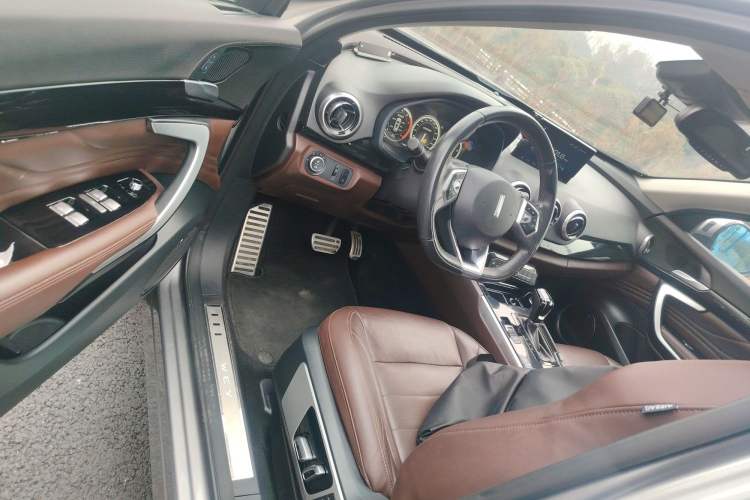 Used Wey VV7 2017 2.0T Flagship Model
