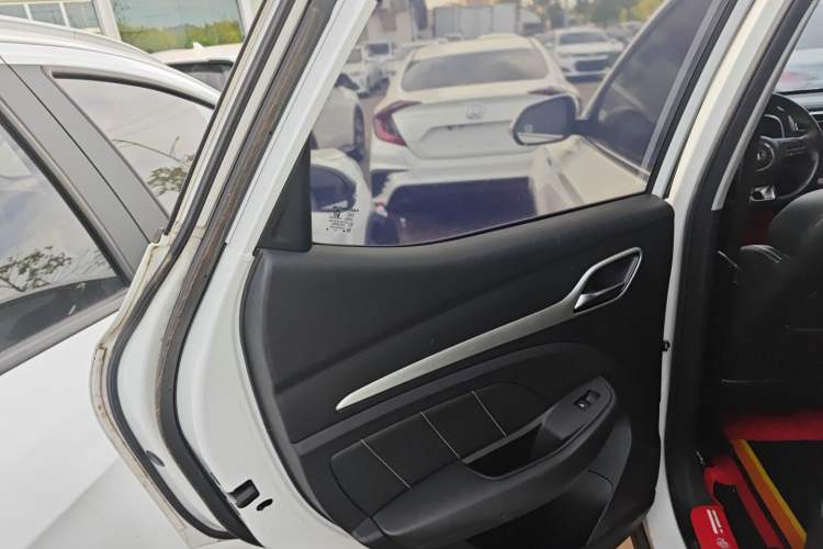 Used MG ZS 2018 1.5L Automatic Luxury Edition China V Standard