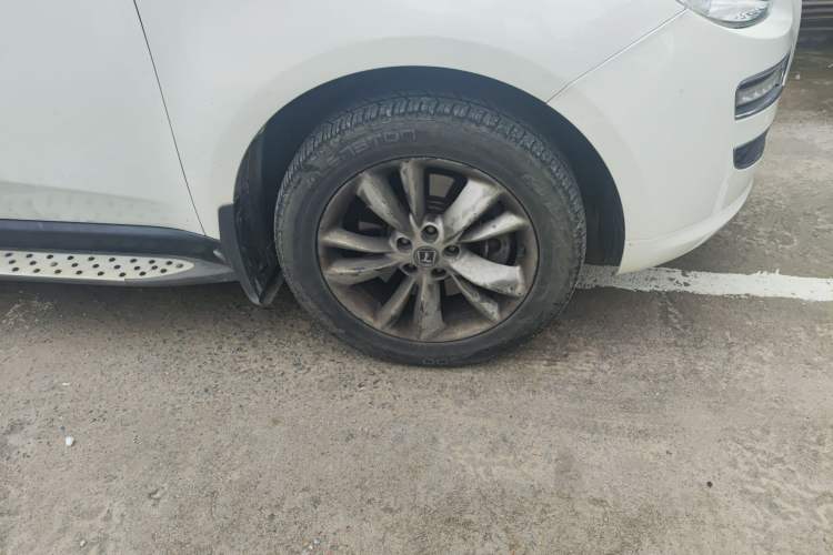 Used Luxgen Great 7 SUV 2013 Limited-Edition Sharp Model 2.2T Two-Wheel-Drive Smart Version Right Front Wheel Hub