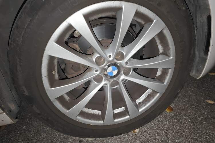 Used BMW 3 Series GT 2016 320i Fashion Model Right Front Wheel Hub