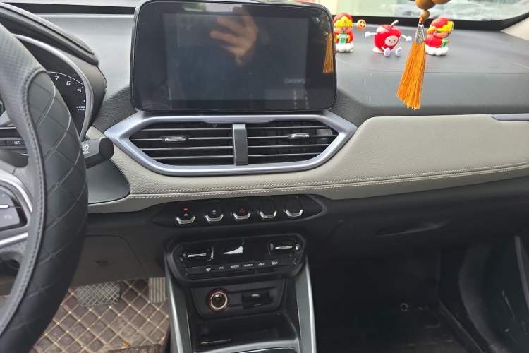 Used Baojun 510 2019 1.5L Automatic Enjoyment Model China V Emission Standard Audio And AC Panel