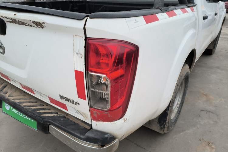 Used Nissan Navara 2017 2.5L Manual Two-Wheel Drive Standard Edition QR25
