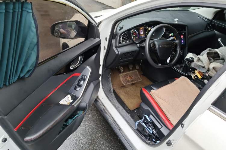 Used Venucia D60 2019 1.6L XL Manual SmartConnect Elite Edition