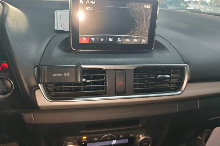 Used Mazda 3 Axela 2016 Sedan 1.5L Automatic Luxury Model