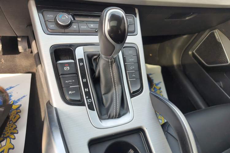 Used Geely Auto Emgrand X7 Sport 2016 1.8TD Automatic ZhiShang Model