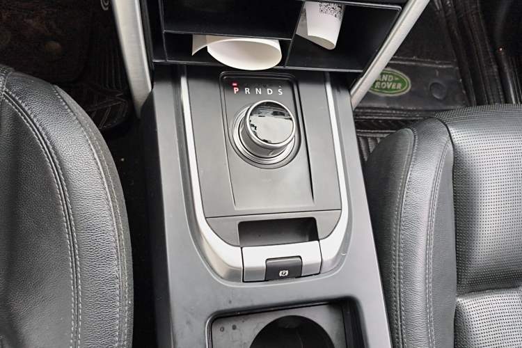 Used Land Rover Discovery Sport 2016 2.0T SE Gear Lever