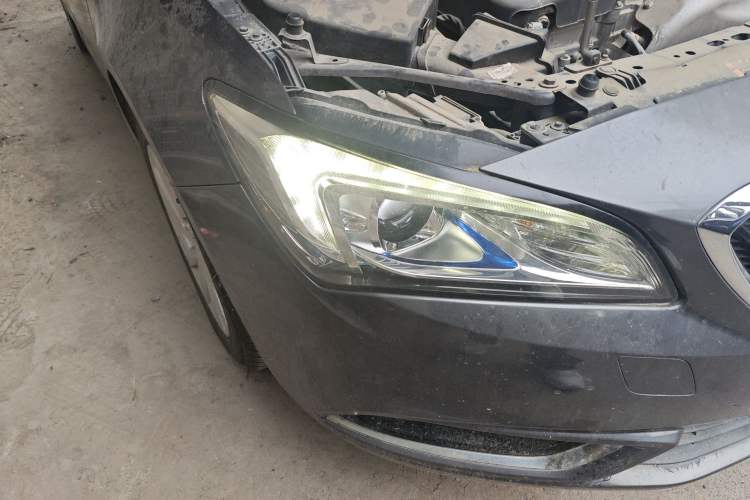 Used Buick Verano 2017 Sedan 15S Automatic Leading Model Right Front Headlight