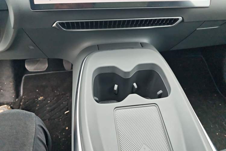 Used XPeng MONA M03 2025 620 Ultra-Long Range Plus Audio And AC Panel