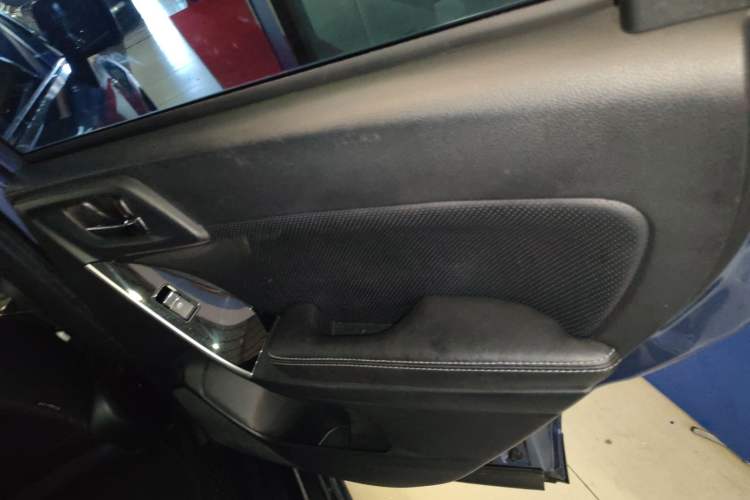 Used Subaru Forester 2018 2.0i Luxury Navigation Edition
