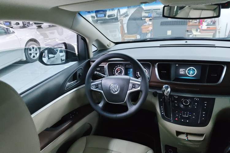 Used Buick GL8 2018 28T Luxury Model China VI Standard