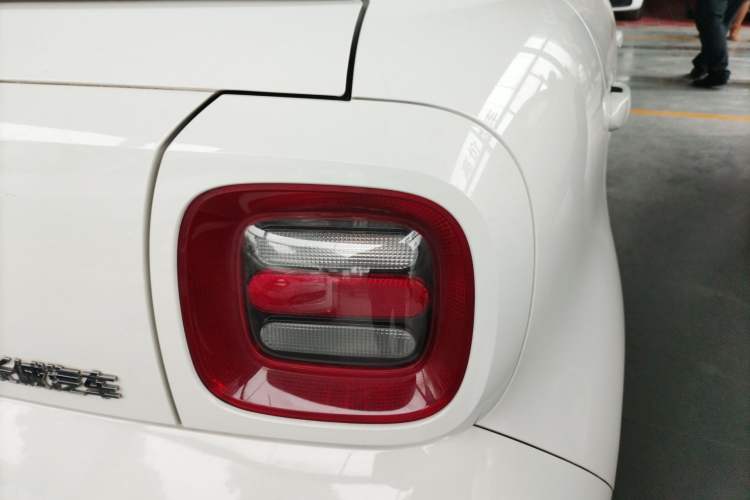 Used ORA Black Cat 2021 351 km Luxury Version Right Rear Taillight