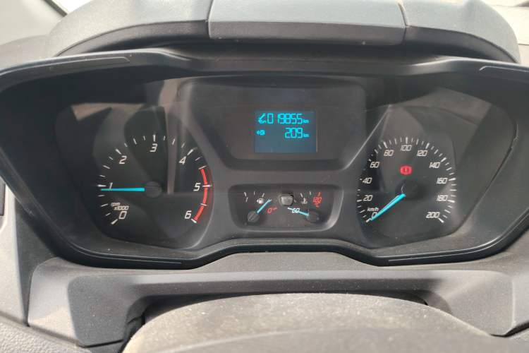 Used Ford Transit 2017 2.0T Diesel Multi-Function Commercial Vehicle Short Wheelbase Mid-Roof China V Standard Instrument Cluster