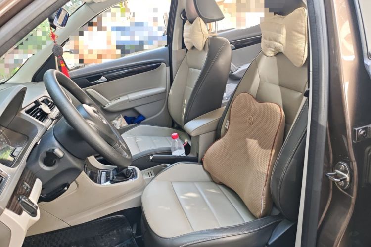 Used Volkswagen Gran Lavida 2013 1.6L Manual Comfort Model