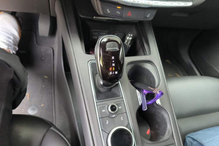 Used Cadillac XT4 2021 28T Two-Wheel Drive Leading Version Gear Lever