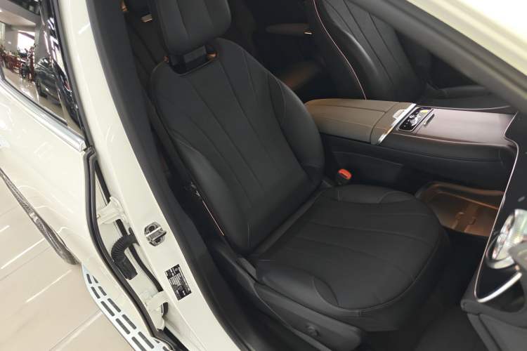 Used Mercedes-Benz EQS SUV 2023 450+ Right Front Seat