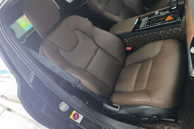 Used Volvo S90 New Energy 2024 Plug-in Hybrid Four-Wheel Drive Long-Range Zhiyi Luxury Edition Right Front Seat