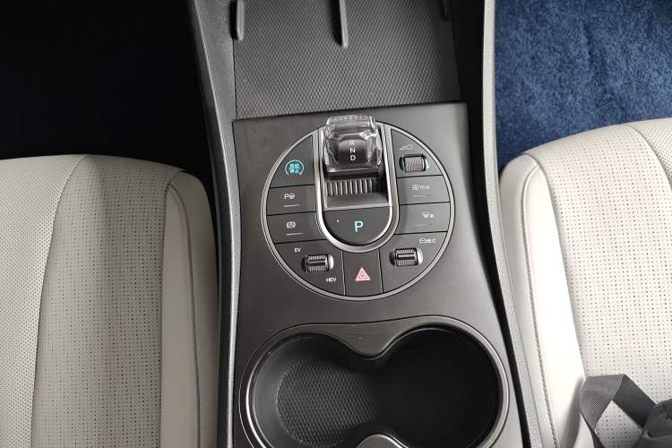 Used BYD Seal 05 DM-i 2025 DM-i Intelligent Drive 120KM Flagship Model Gear Lever