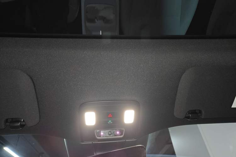 Used ONVO L60 2024 60 kWh Rear-Drive Version