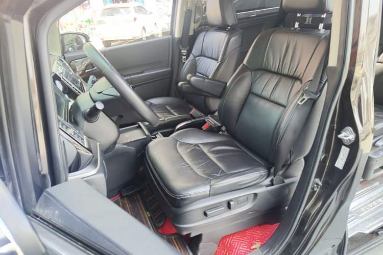 Used Honda Elysion 2016 2.4L Style Edition
