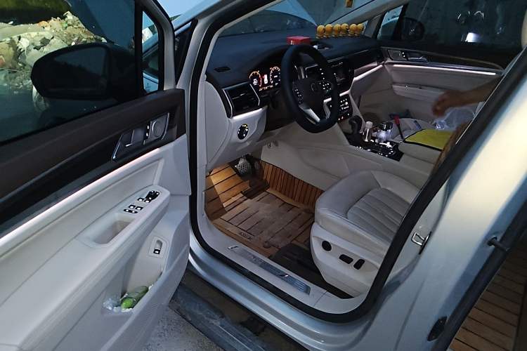 Used Volkswagen Viloran 2020 330TSI Luxury Edition
