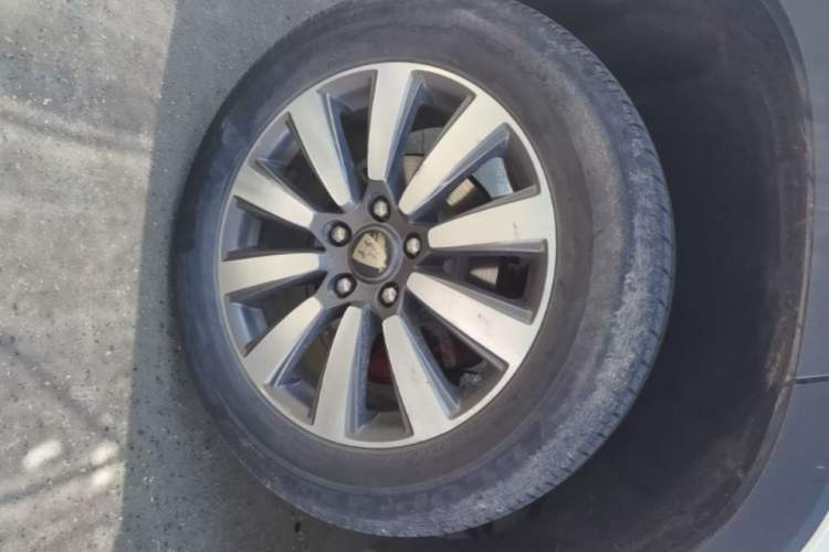 Used Roewe RX8 2019 30T Smart Connectivity Two-Wheel Drive Supreme Flagship Edition

