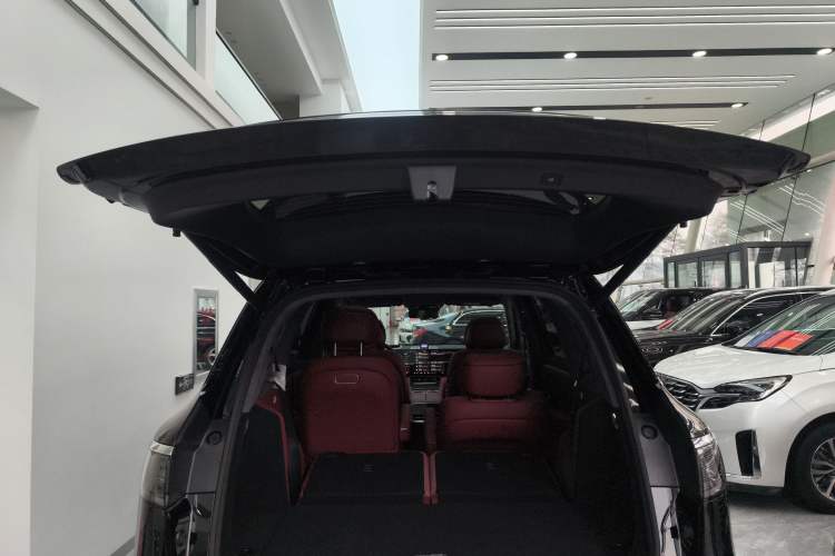 Used Hima AITO M8 2025 Extended-Range Max+ Version 53.4 kWh 6-Seater Edition Trunk