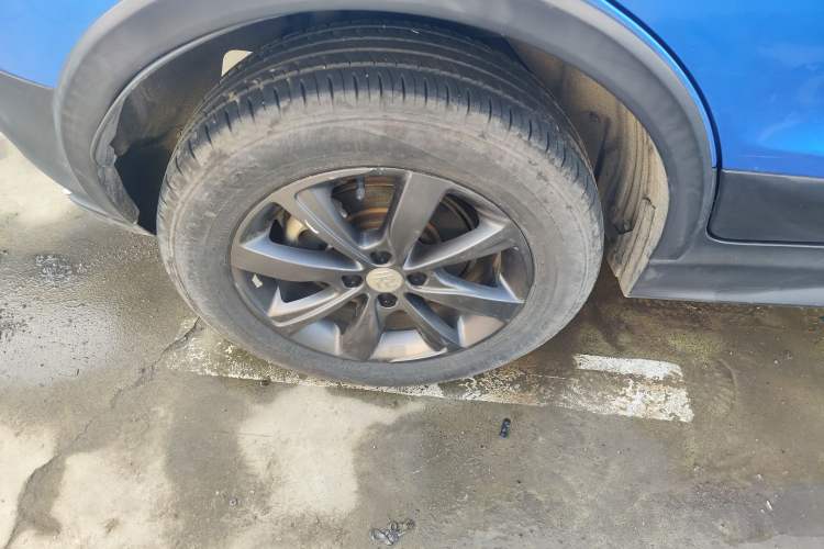 Used BYD Yuan New Energy 2018 EV360 Smart Connect Cool Edition Right Rear Wheel Hub