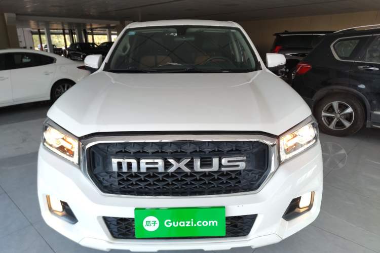 Used SAIC MAXUS T70 2019 2.0T Diesel Manual Two-Wheel Drive Comfort Version with Long Body and High Ground Clearance
