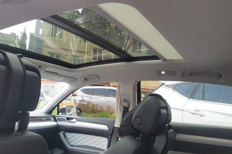 Used Volkswagen Magotan 2023 2 Million Units Commemorative Edition 330TSI DSG Luxury Version Headliner