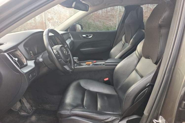 Used Volvo XC60 2021 T5 4x4 Smart Luxury Edition Left Front Seat