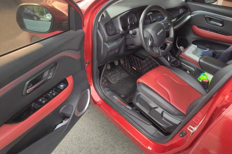 Used Haval H2s 2017 Blue Label 1.5T Manual Elite Model Driver Seat