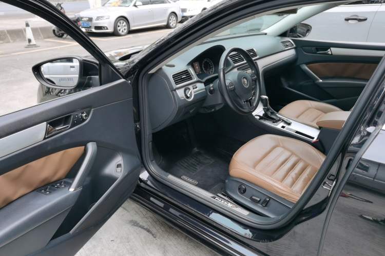 Used Volkswagen Passat 2014 1.8TSI DSG Prestige Navigation Edition
