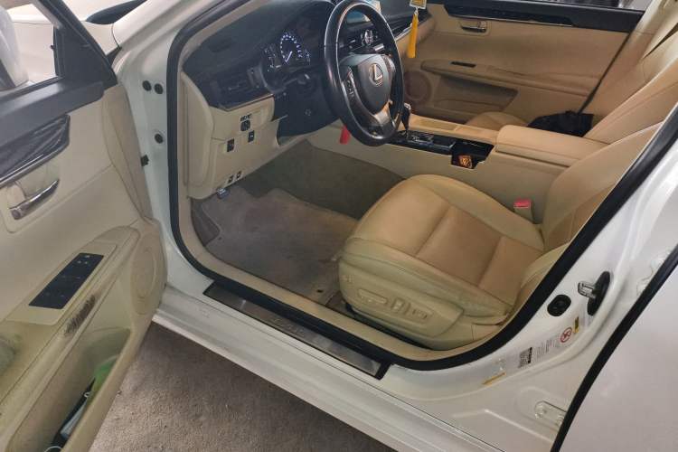 Used Lexus ES 2013 250 Elite Edition
