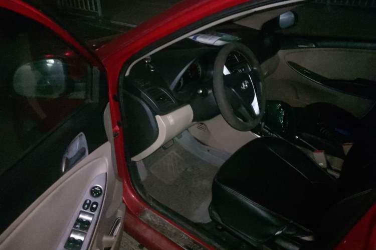 Used Hyundai Verna (older generation) 2014 1.4L Automatic Leading-Edge GLX