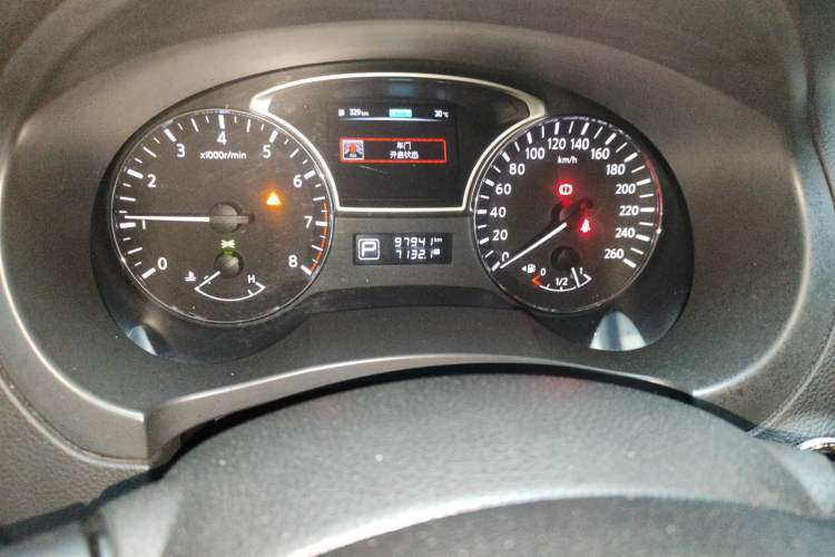 Used Nissan Teana 2013 2.5L XL Leading Edition Odometer Close Up