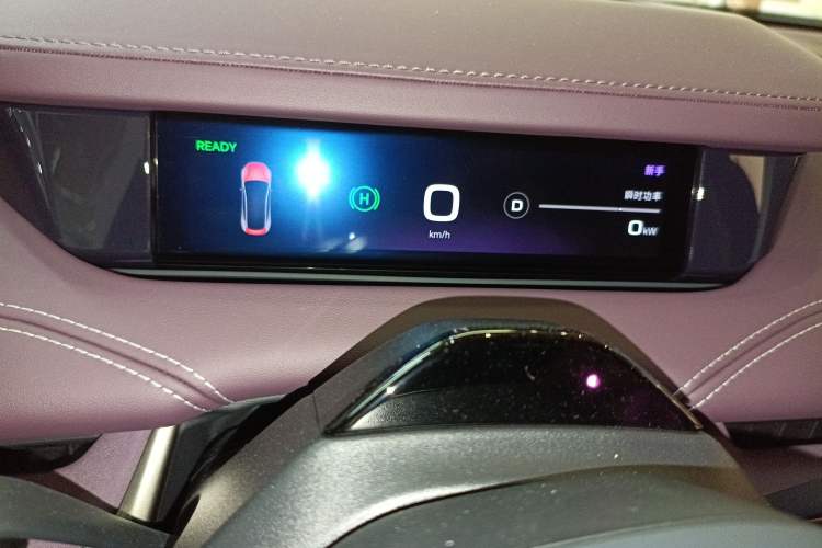 Used Xiaomi Auto SU7 2024 Four-Wheel Drive Ultra-Long Range Advanced Intelligent Driving Max Edition
