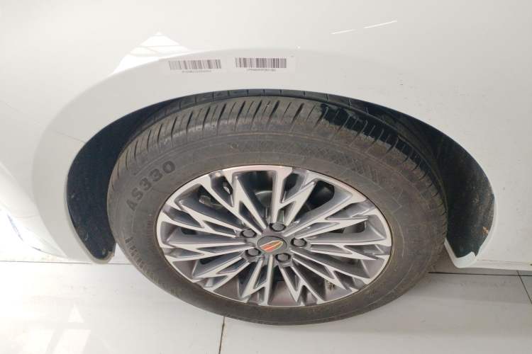 Used Hongqi H5 2024 2.0T Automatic Smart Connect Flagship Edition Left Front Wheel Hub