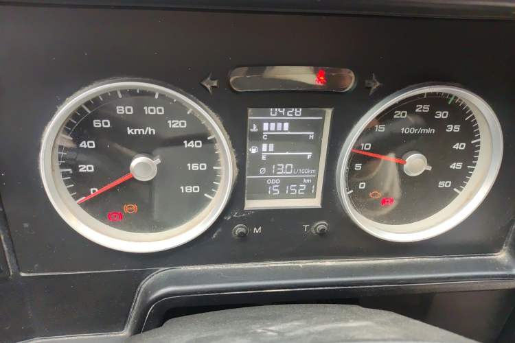 Used Iveco Daily 2017 2.8T V35 Box Truck 3 Seats 43S5