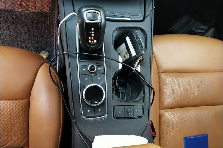 Used Cadillac XT4 2018 28T 4x4 Platinum Edition