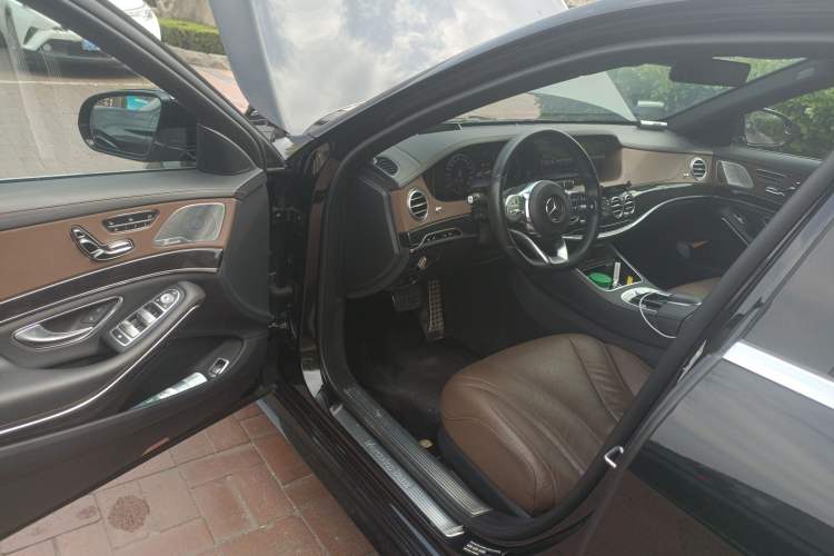 Used Mercedes-Benz S-Class 2020 S 450 L 4MATIC Exclusive Edition Driver Seat