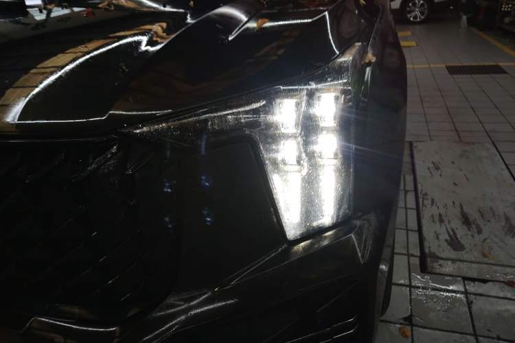 Used GAC Trumpchi GS8 2022 Linghang Series 2.0 TGDI Two-Wheel-Drive Luxury Smart Connectivity Version (7 Seats) Left Front Headlight