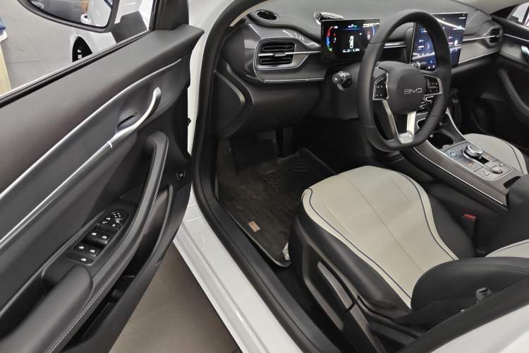 Used BYD Destroyer 05 2024 HONOR Edition DM-i 55KM Luxury Model