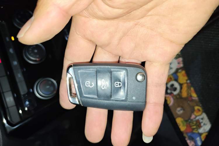 Used Volkswagen T-ROC 2018 280TSI DSG Two-Wheel-Drive Comfort Version China V Standard
