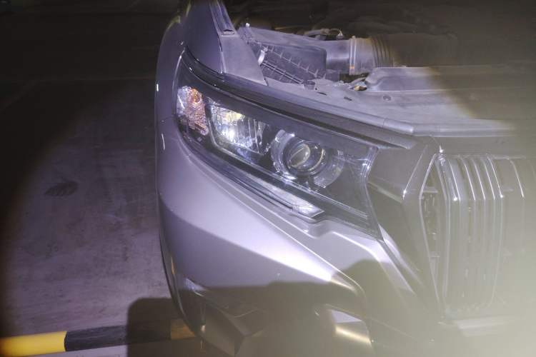Used Toyota Prado  Right Front Headlight