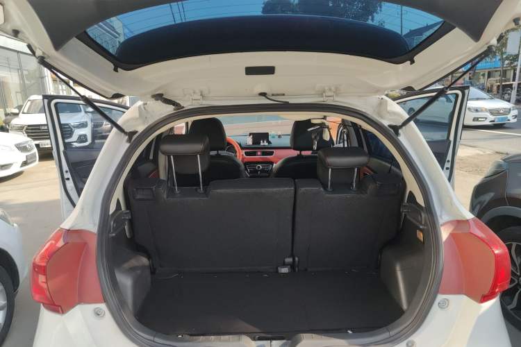 Used Haval H1 2016 Blue Label 1.5L AMT Luxury Model
