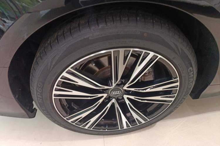 Used Audi A6L 2021 40 TFSI Luxury Dynamic Edition Right Rear Wheel Hub