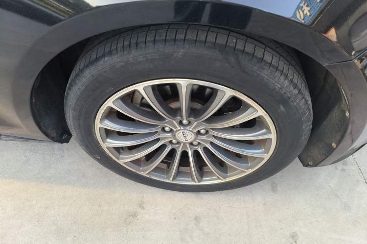 Used Zotye Z700 2016 1.8T DCT Elegant Version Right Front Wheel Hub